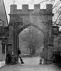 The original gateway to the Courts, c.1900.